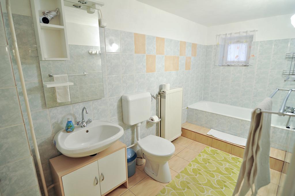אגר Almafa Apartmanhaz מראה חיצוני תמונה