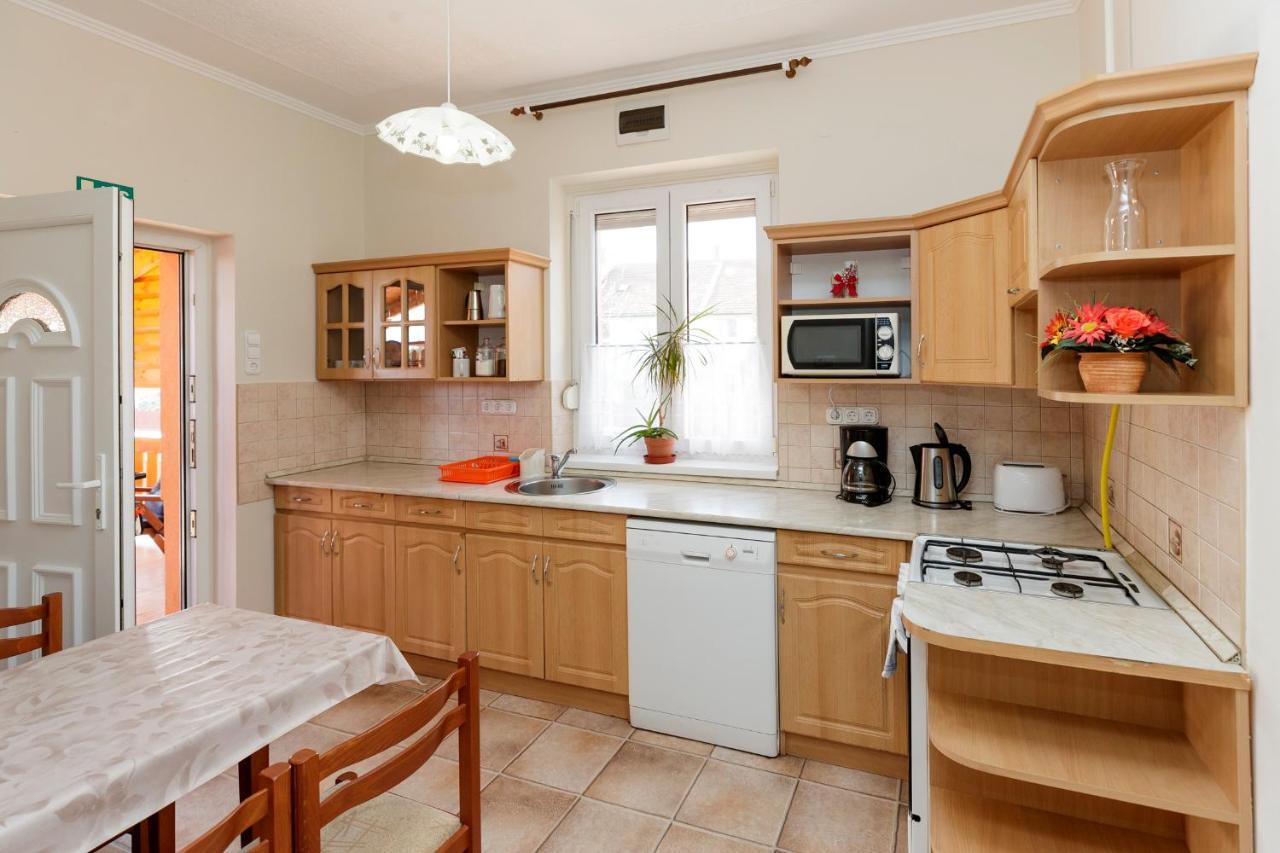אגר Almafa Apartmanhaz מראה חיצוני תמונה